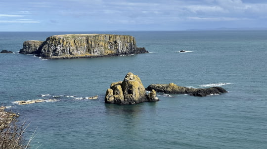 NI-coastal-castle-ruin